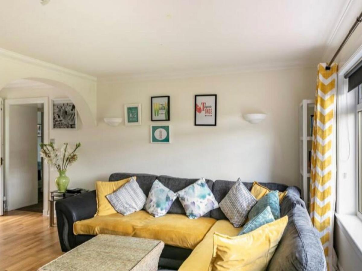 Home To Home Stay Apartment Glasgow Bagian luar foto