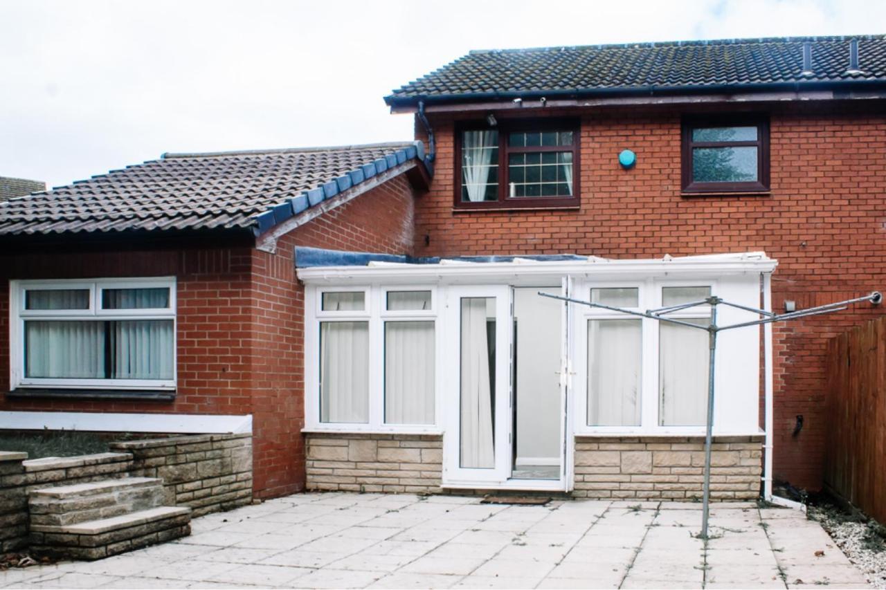 Home To Home Stay Apartment Glasgow Bagian luar foto